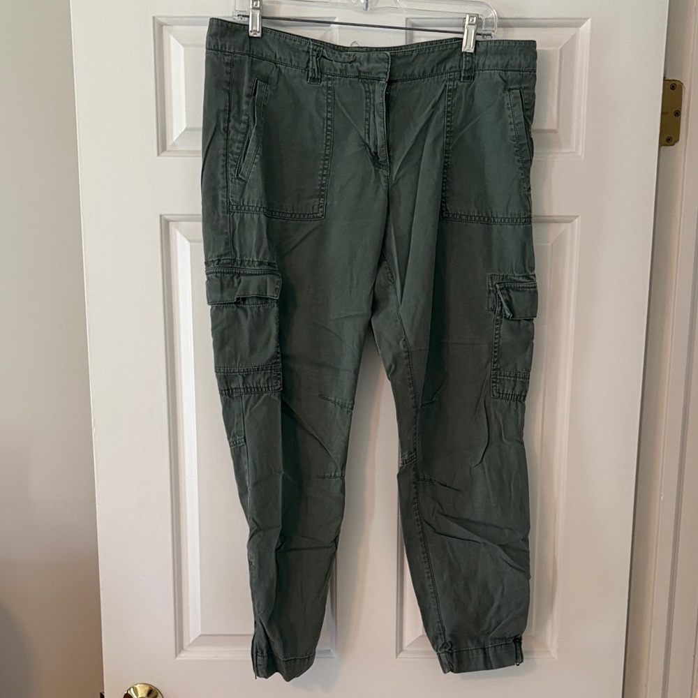 Loft Women’s Green Cargo Pants